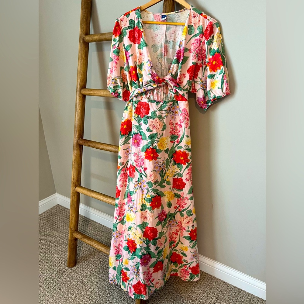 Old Navy Floral Maxi Twist-Front Dress with Keyhole Cutout